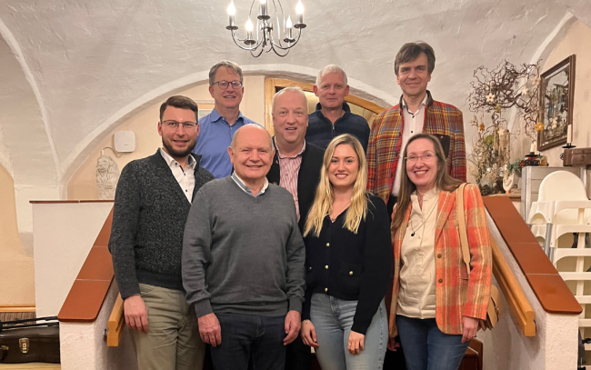 Die Vorstandschaft des Unternehmerforum Ergolding bei der Weihnachtsfeier 2024 im Gasthaus Betz in Ergolding
