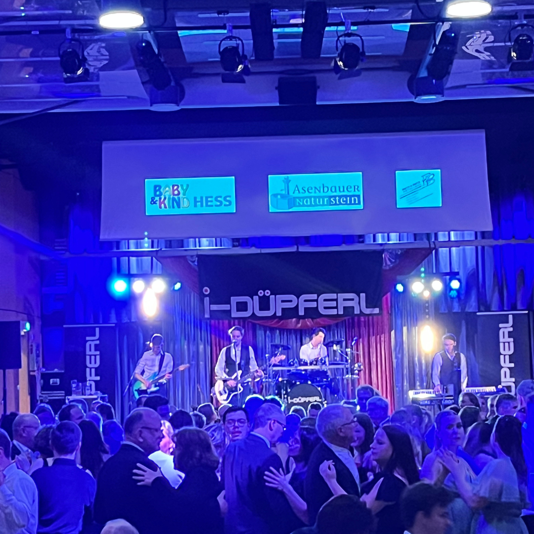 Bürgerball Ergolding Partyband i-Düpferl im Bürgersaal Ergolding